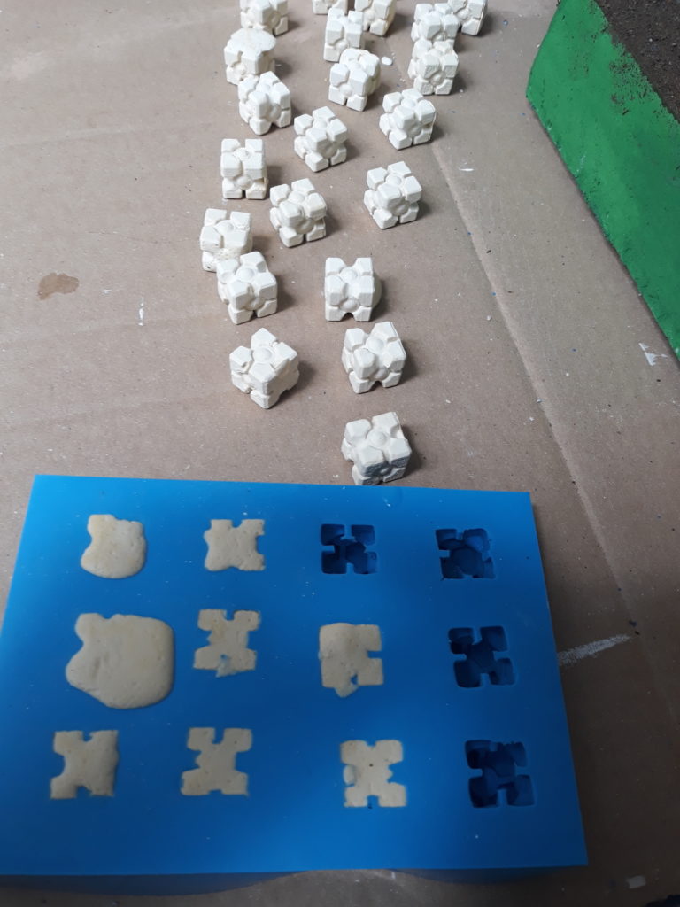 Moldes de silicone e peças em gesso